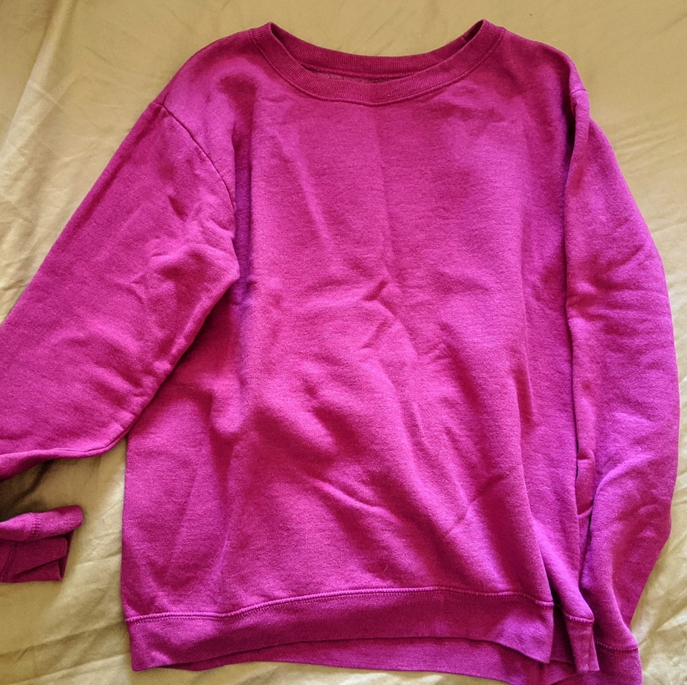 Woman's basic Crewneck